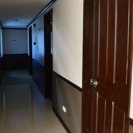 Cebu Fiesta Business Suites Exterior foto